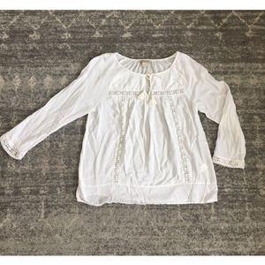 Lucky Brand M White Embroidery Blouse Top Light